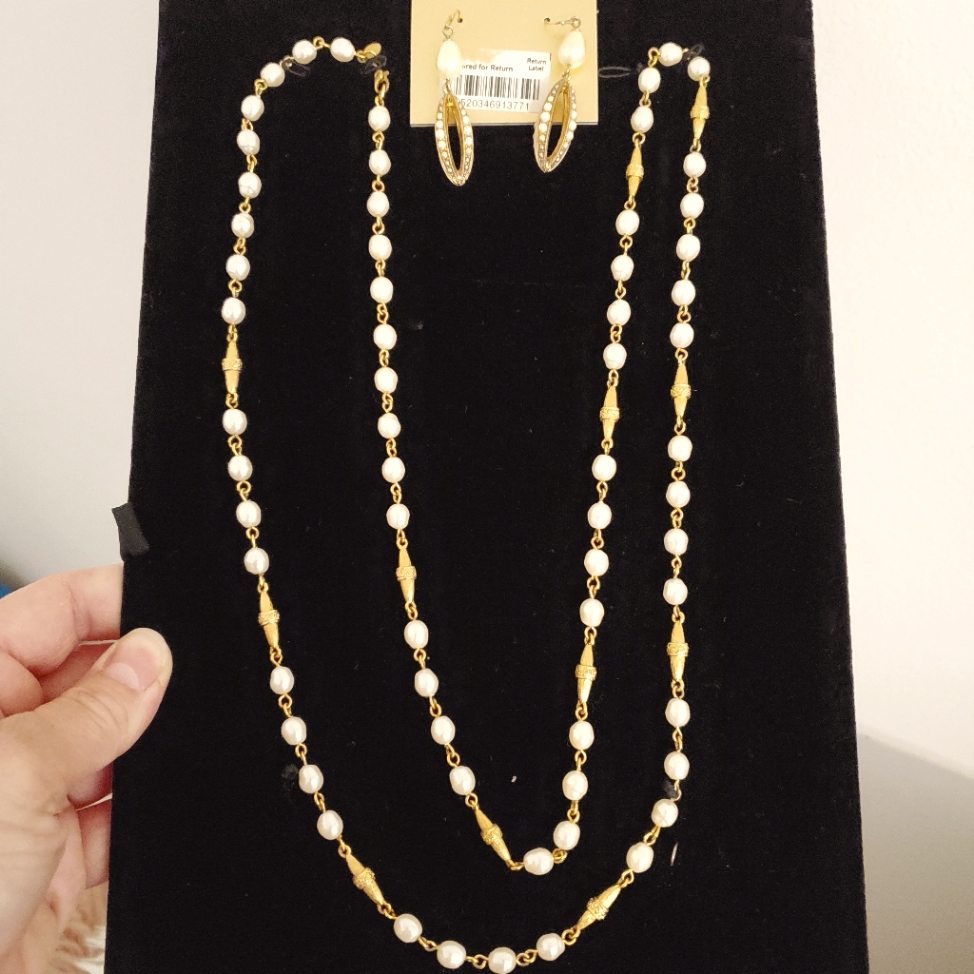 New Monet Set Necklace Earrings 45$